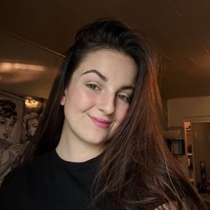 Meet your Posher, Lauraa